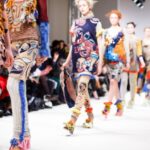 무료 이미지 : 봄, 화려한, 유행, 의류, 좁은 통로, 드레스, 여자들, 신발류, 모델, 패션쇼 3955x2637 ...